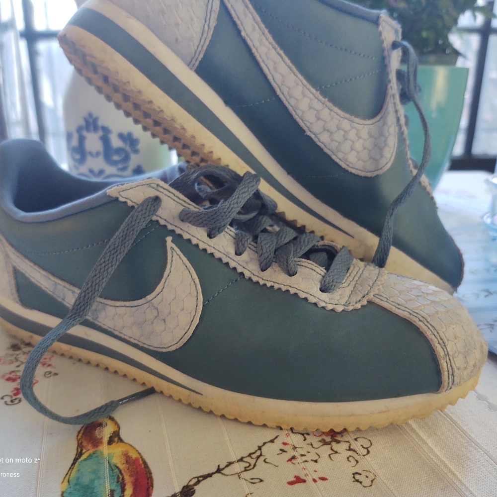 Nike Cortez Women's Size 8.5
